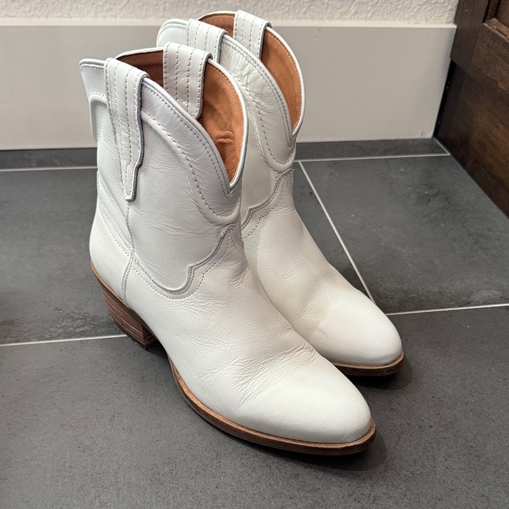 Dingo White Western Ankle Boots